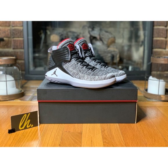 Size 4.5y Air Jordan 32 BG “MVP” Basketball Shoes Black Grey Flyknit AA1254-002 - Picture 3 of 5